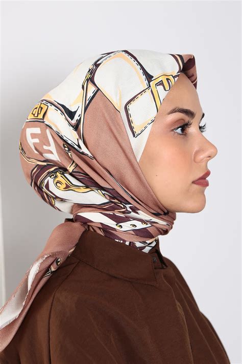 fendi esarp